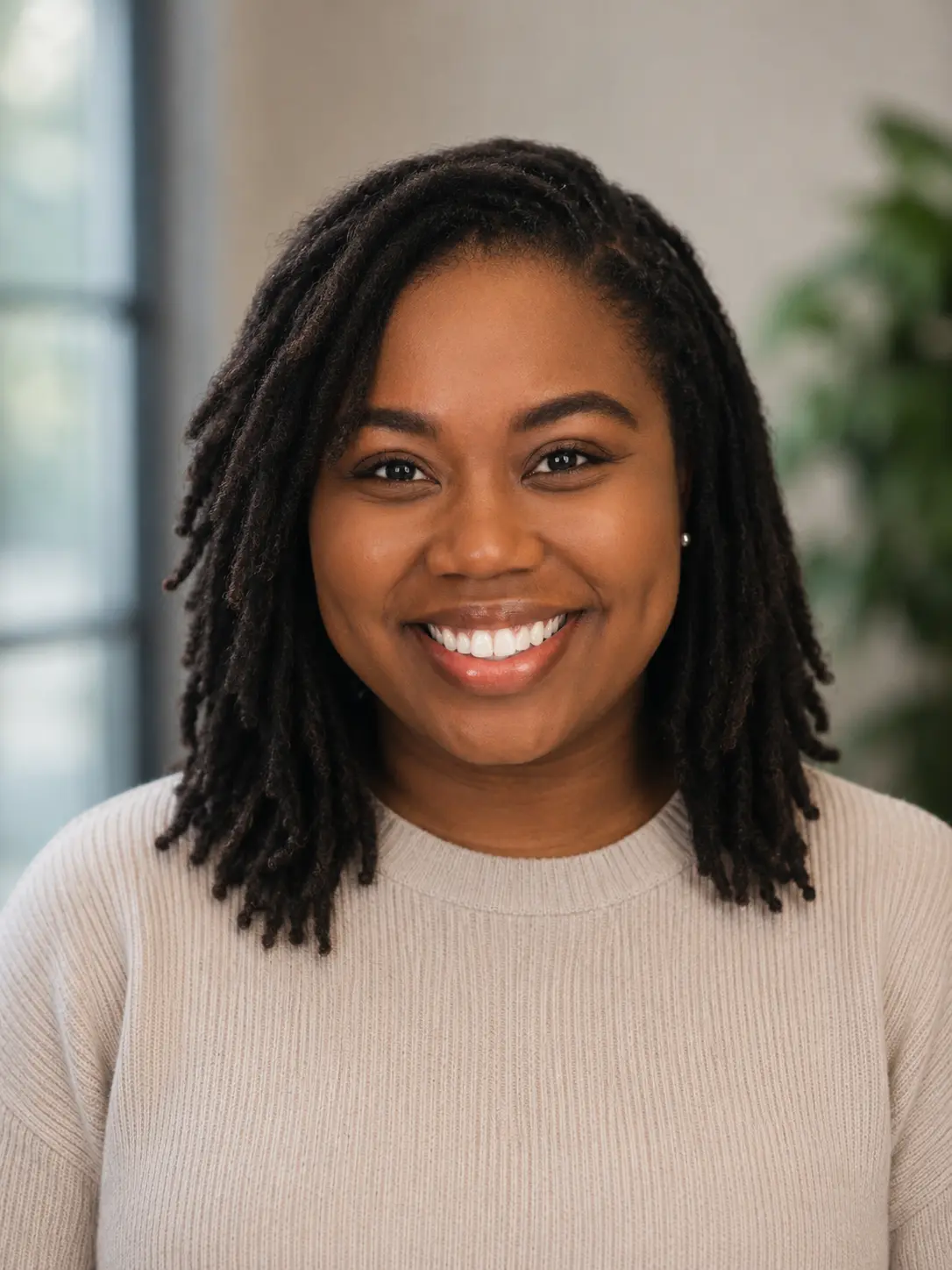 Portrait of Shaunquelle Sapp, Advising Specialist.
